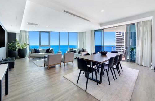 Surfers Paradise Apartment | Hilton Panoramic Oceanview Sub-Penthouse