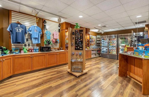 South Lake Tahoe Condo | Hilton South Lake Tahoe- 2 BD Deluxe Condo W/Balcony near Heavenly Gondola