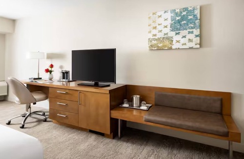 Tucson Hotel | Hilton Tucson 2 Queens: Picturesque Location, Outdoor Pool Access