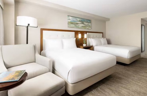 Tucson Hotel | Hilton Tucson 2 Queens: Picturesque Location, Outdoor Pool Access