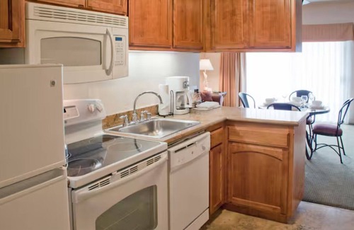 Avila Beach Resort | Hilton Vacation Club San Luis Bay Avila Beach - 1 BR King Ste plus with balcony