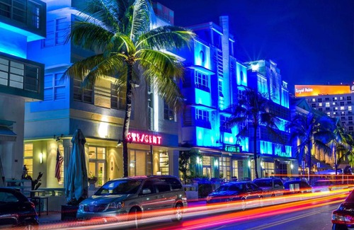 South Beach Hotel | Hilton Vacation Club Crescent on South Beach Miami