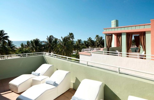South Beach Hotel | Hilton Vacation Club Crescent on South Beach Miami