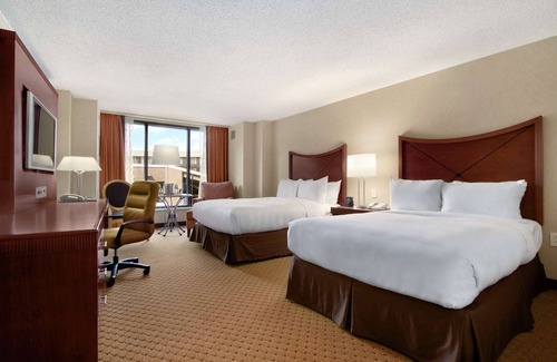 Herndon Hotel | Hilton Washington Dulles Airport