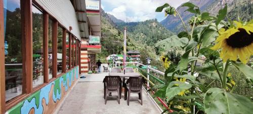 Tosh Hotel | Himalaya guest house tosh