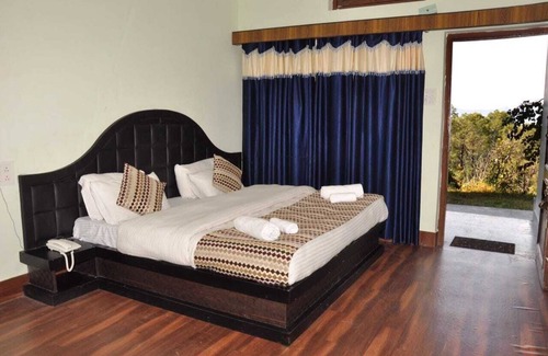 Kausani Hotel | Himalaya Mount View Resort