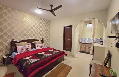 Naddi Bed & Breakfast | Himalayan Horizon and Cafe