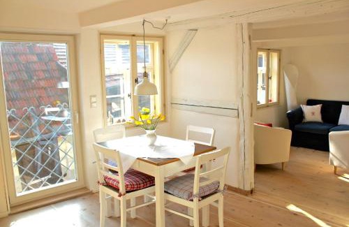 Quedlinburg Apartment | himmlischer Hof - Juwel von 1477, Terrasse, Kamin, P, Öko, Denkmal