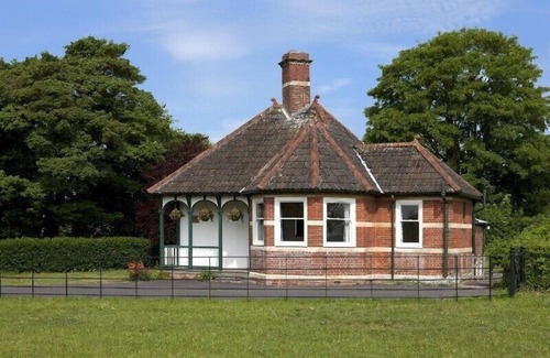 Whaddon Cottage | Hinton Lodge - Quaint Victorian four star cottage in a quiet rural location.