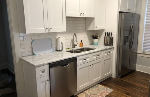 Tyler Park Apartment | Hip 3BR/2BA Highlands Loft on BEST Part of Bardstown Road. Comfy & Convenient!
