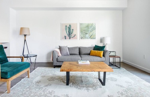 Campbell Apartment | Hip Campbell 1BR w/ W/D, Pool, Gym, Parking, near WF + TJ, by Blueground