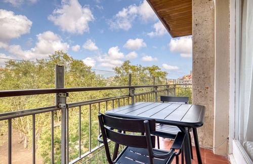 Sant Gervasi Apartment | Hip Galvany 3BR w/Doorman, Balcony & Park Views, by Blueground