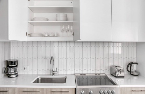 MIT Apartment | Hip Kendall Square Studio w/W/D, Gym & Concierge near MIT, by Blueground