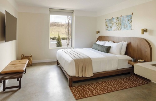 East Bank Hotel | Hip & Modern Stay with Rooftop Lounges, Prime Location & City Views
