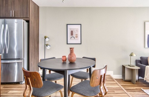 Mountain View House | Hip Mountain View 2BR Townhome w/Garage, highway access, by Blueground