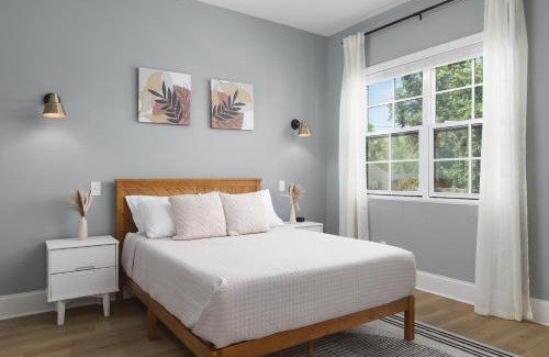 Cleveland Park Apartment | Hip New Condo near Broadway and Trendy East Nash with 5 Beds
