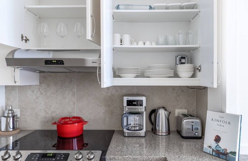 Penn Quarter Apartment | Hip Penn Quarter 1BR w/Gym, W/D, Pool, nr. National Mall by Blueground