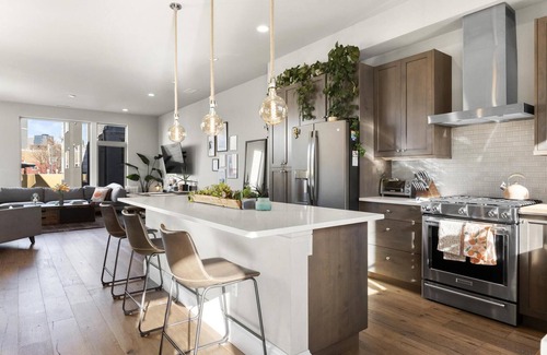 Golden Triangle House | Hip Townhome w/ Rooftop Views - Walk to Everything
