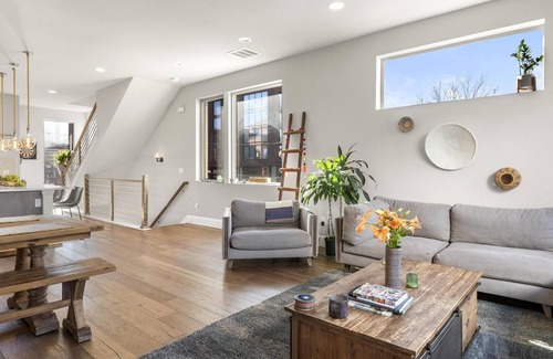 Golden Triangle House | Hip Townhome w/ Rooftop Views - Walk to Everything