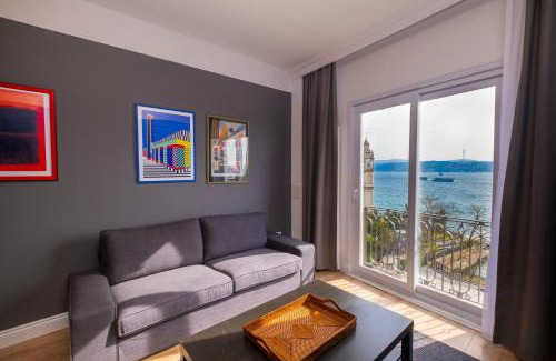 Kabatas Apartment | Hip Waterfront Apt with a Striking View