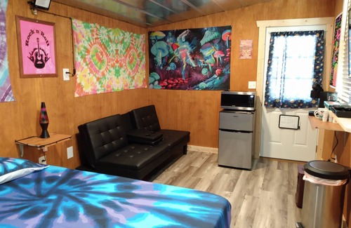 Robbinsville Cabin | Hippie hideaway on US 129 the DRAGON 🐲 w/firepit-grill 2 hammocks ;)