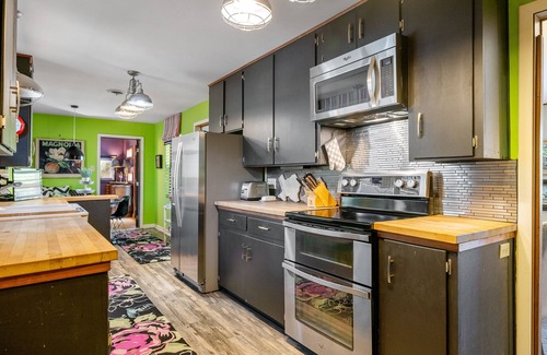 Wimberley House | Hippie Pickle - Charming, eclectic home near everything in Wimberley + Hot tub!