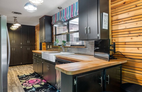 Wimberley House | Hippie Pickle - Charming, eclectic home near everything in Wimberley + Hot tub!