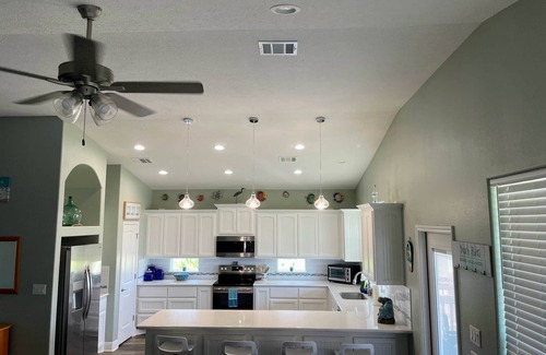 Crystal Beach House | Hippo Hut, A TX Beach Vacation home. 3 bedroom 2 bath home with a bonus bunk room. Sleeps 11. The