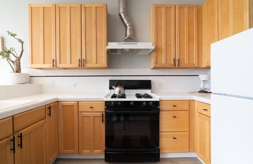 Pacific Grove Apartment | Hipster Vibe - Pacific Grove Apartment - Walk to the Beach!