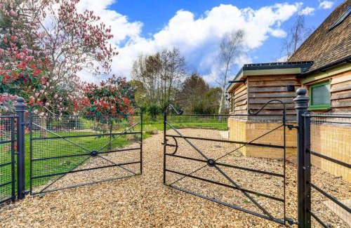 Chipping Campden House | Hiron's Piece and Honeysuckle Cottage - Hot Tub Packages Available