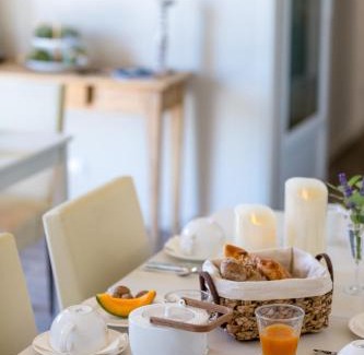 Tourrettes-sur-Loup Bed & Breakfast | Histoires de Bastide