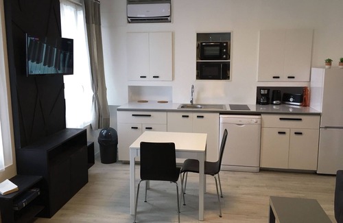 Montrichard Val de Cher Apartment | Historic district at the foot of the 19th century donjon dungeon