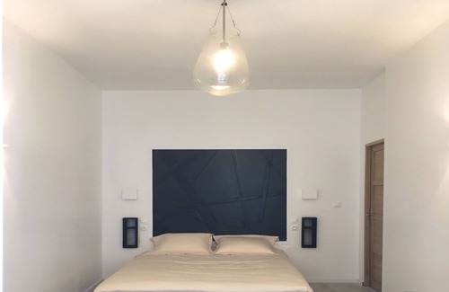 Montrichard Val de Cher Apartment | Historic district at the foot of the 19th century donjon dungeon