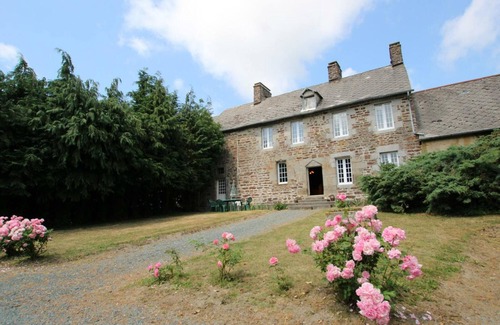Hudimesnil Cottage | Historic 17th-Century Cottage: Fireplace, Garden, Rustic Charm, Modern Amenities