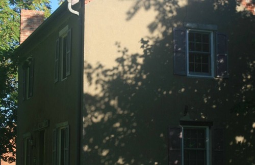 Nauvoo House | Historic 1840s Lamoreaux House/Modern Addition