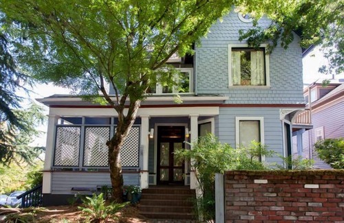 Corbett - Terwilliger - Lair Hill House | Historic 1892 Victorian with Mountain Views