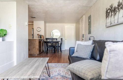 Lincoln Terrace Apartment | Historic 1920s Brick Beauty in Medical District