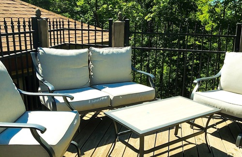 Eureka Springs Historic District Apartment | Historic 2 bedroom apt, close to downtown on upper loop next to Crescent Hotel