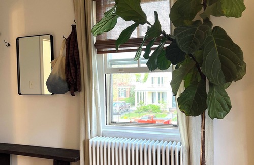 Bethlehem Apartment | Historic 2-bedroom apartment with WiFi, AC in fabulous Bethlehem