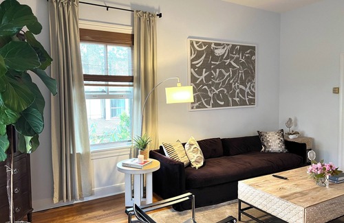 Bethlehem Apartment | Historic 2-bedroom apartment with WiFi, AC in fabulous Bethlehem