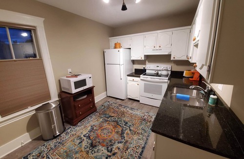 Jackson Apartment | Historic 2-Bedroom Apartment with Modern Comforts and Artistic Charm