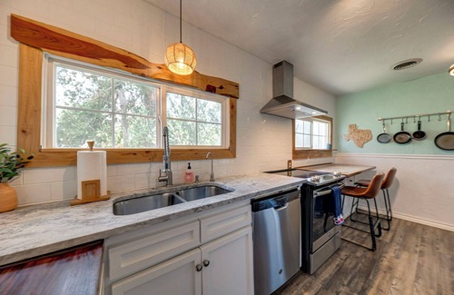Midland House | Historic 2-bedroom home in Central Midland