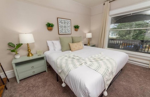 West Central Apartment | Historic 2 KING BED 1 Bath Near Downtown Spokane