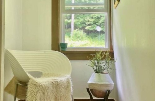 Oliverea House | Historic 2BR Home +Patio in Quiet Catskills Hamlet