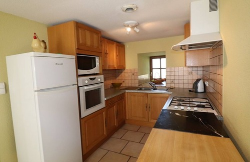 La Trinitat Cottage | Historic 4-bedroom house with fireplace, enclosed garden and pets allowed