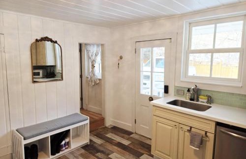 Historic District House | Historic 4 bedroom Victorian Home in Downtown Georgetown