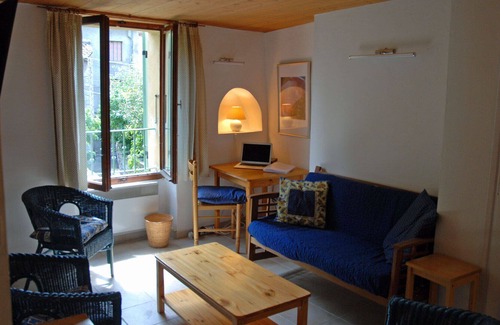 Buis-les-Baronnies House | Historic 4 storey stone cottage in Buis les Baronnies -
