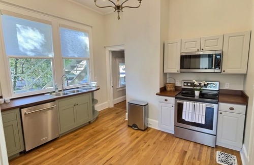 Athens House | Historic 5 bedroom home on Milledge Avenue, Heart of Athens!