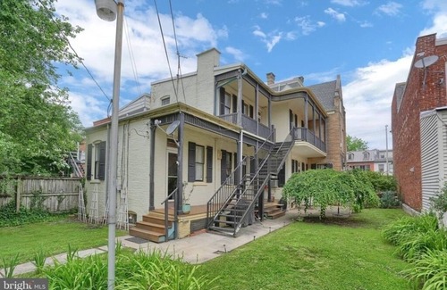 York House | Historic 5-bedroom house with 4 car garage