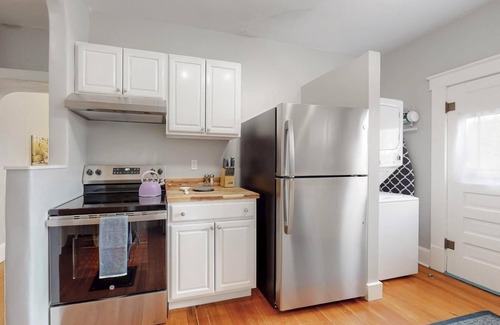 Albuquerque House | Historic Adobe Bungalow, 2bd/2ba, walk to UNM, Pet Friendly!